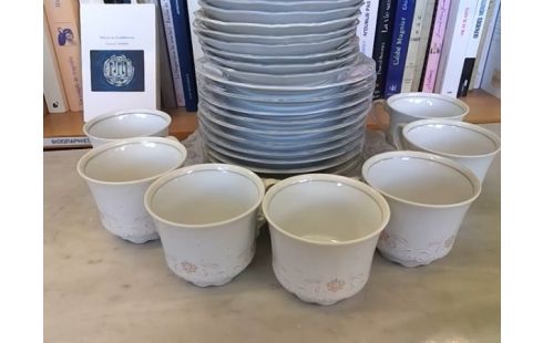 SERVICE DE TABLE PORCELAINE BAVARIAN