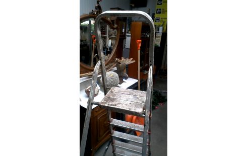TRAPLADDER ALUMINIUM 6 TREDEN