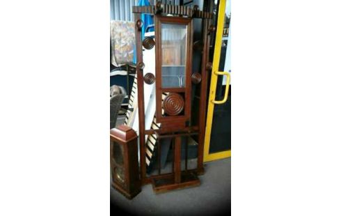 GUARDARROPA. ESTILO BRETÓN