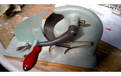 MACHINE A PAIN VINTAGE