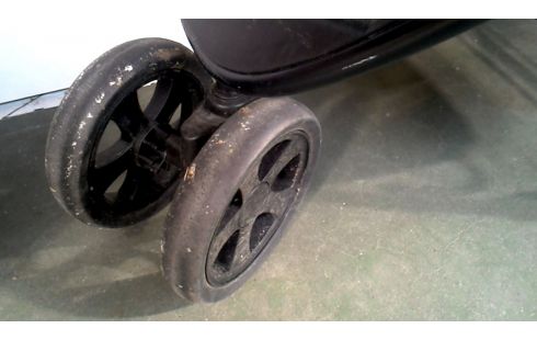 COCHECITO DE NIÑOS DE 3 RUEDAS NEGRO