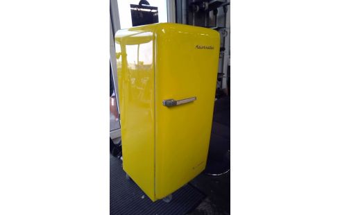 KOELKAST VINTAGE KELVINATOR GEEL