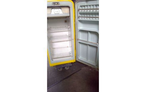 KOELKAST VINTAGE KELVINATOR GEEL
