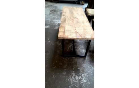 SALONTAFEL HOUT GEKERFD MET ONDERSTEL