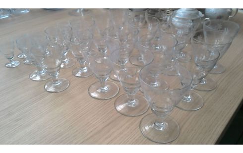 GLASWERK GESLEPEN LOT