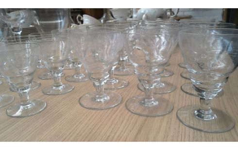 GLASWERK GESLEPEN LOT