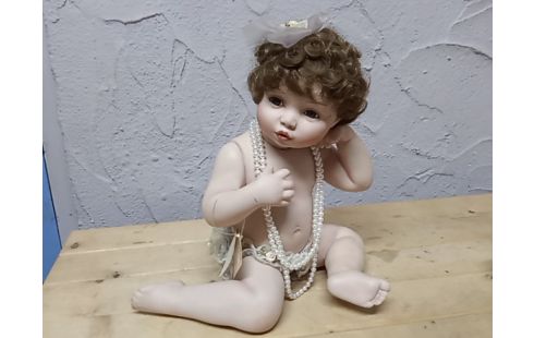 POUPEE BÉBÉ EN PORCELAINE