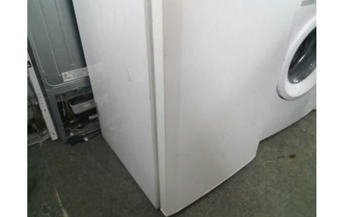 REFRIGERATEUR CONGELATEUR LIEBHERR 324L + 21L (BEAUCOUP DE RAYURES)