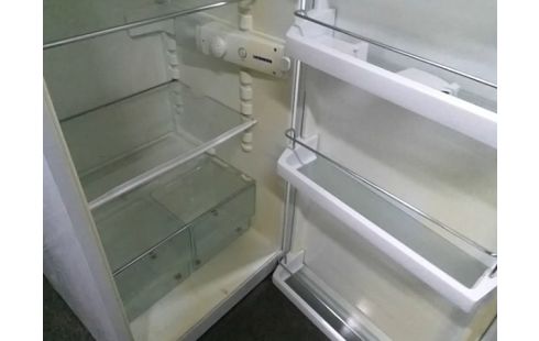 REFRIGERATEUR CONGELATEUR LIEBHERR 324L + 21L (BEAUCOUP DE RAYURES)