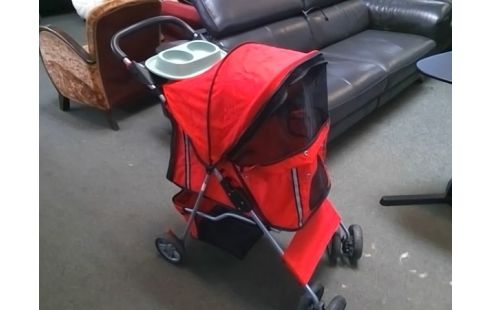 POUSSETTE ROUGE POUR CHIENS ET CHATS