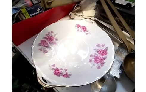 PLAT A GÂTEAUX FLEURS ROSES