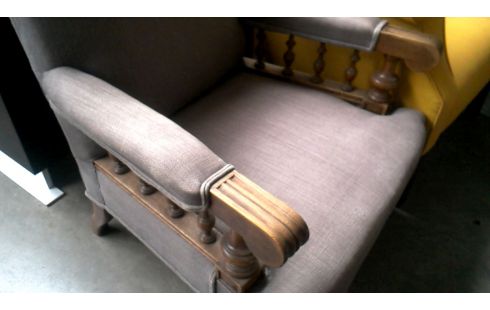 SILLÓN DE CUERO CLUB NOGAL TEJIDO PARDO