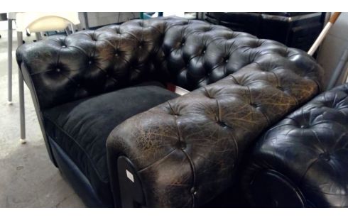 SALON STYLE CHESTERFIELD 2+1 EN L'