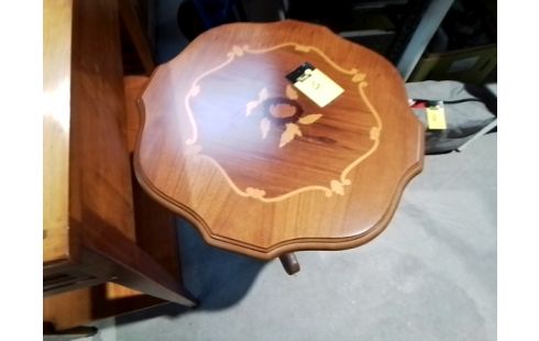 GUERIDON ROND MARQUETE TREPIED MERISIER