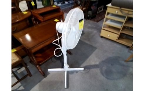VENTILATEUR SUR PIED BLANC