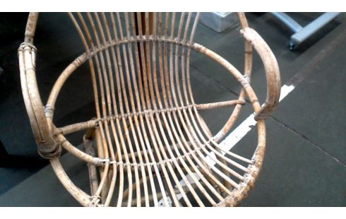 STUHL IM VINTAGE-STIL BAMBUS