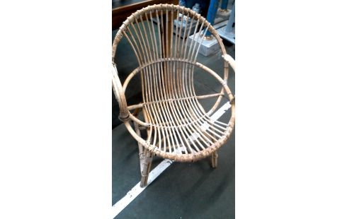 STUHL IM VINTAGE-STIL BAMBUS