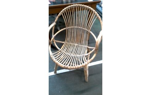 STUHL IM VINTAGE-STIL BAMBUS