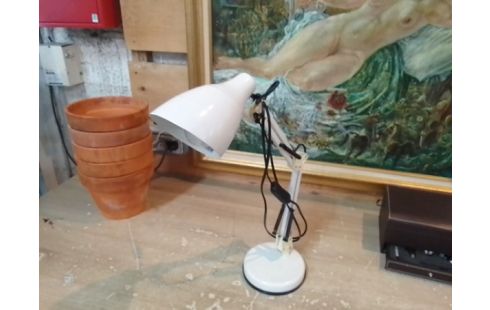 LAMPE A POSER REGLABLE