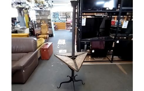 PIED DE LAMPADAIRE FER FORGE