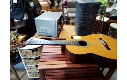 GUITARE FOLK EN L ETAT