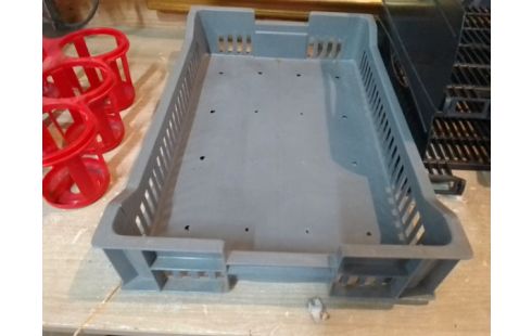 CAISSE PLASTIQUE GRIS