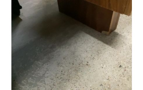 BUREAU 1 PORTE 3 TIROIRS PIED DROIT LEGEREMENT ABIME