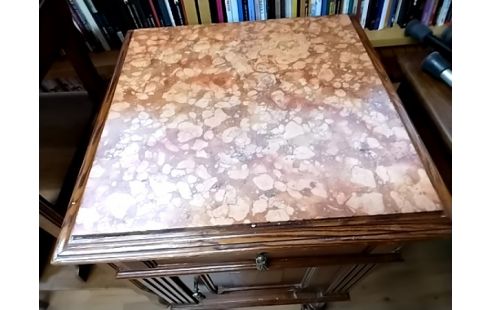 CHEVET 1 TIROIR MARBRE PIEDS TEINTÉ MERISIER