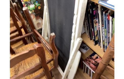 CHILIENNE NOIR ET BLANCHE