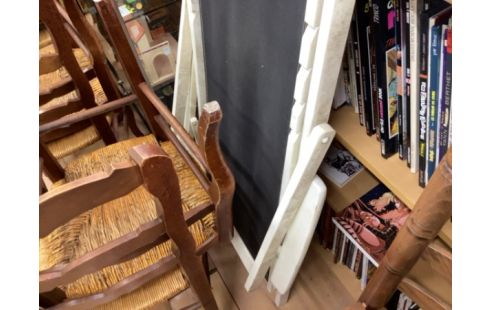 CHILIENNE NOIR ET BLANCHE