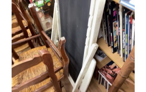 CHILIENNE NOIR ET BLANCHE