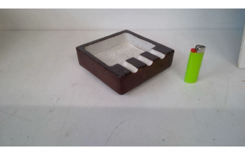 ASCHENBECHER IM VINTAGE-STIL