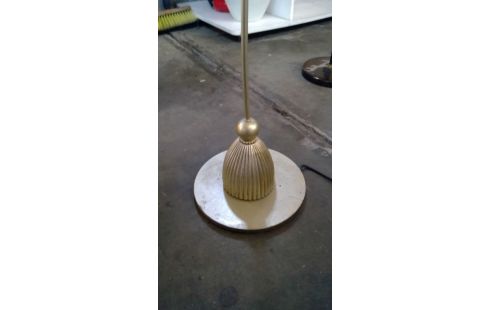 LAMPE A POSER DESIGN