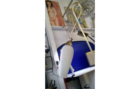 LAMPE A POSER DESIGN