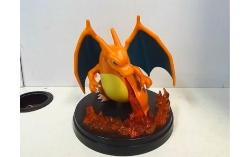 FIGURINE POKEMON DRACAUFEU