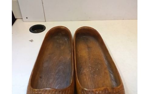 PAIRE DE SOULIERS EN BOIS DECORATION