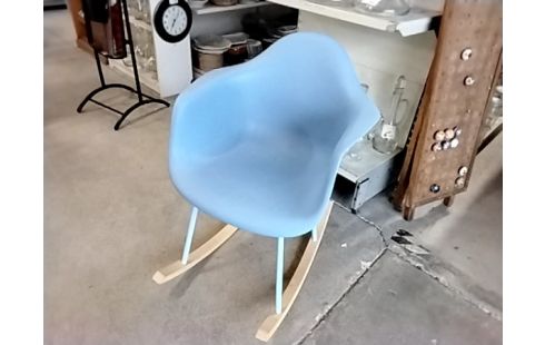 FAUTEUIL A BASCULE COQUE RESINE