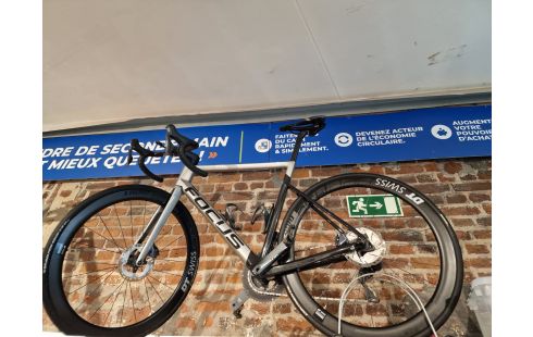 VELO DE COURSE FOCUS IZALCO 9.7DISC