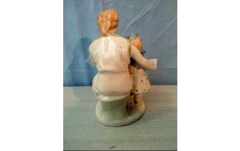 FIGUR >MUTTER UND TOCHTER>