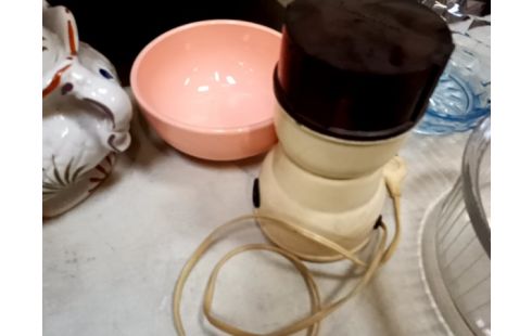 MOULIN A CAFE ELECTRIQUE MOULINEX