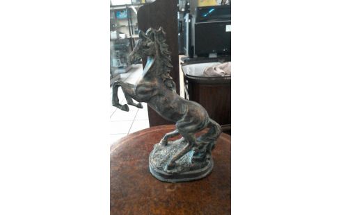 SCULPTURE CHEVAL