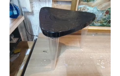 TABLE BASSE TRIPODE PLASTIQUE