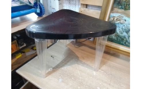 TABLE BASSE TRIPODE PLASTIQUE