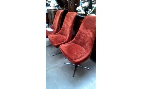 STUHL IM VINTAGE-STIL ROSTBRAUN SAMT DAS STÜCK CHROM