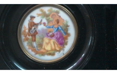 MEDAILLON PORCELAINE LIMOGES L'UN