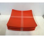 LOT D'ASSIETTES CARREES ROUGES