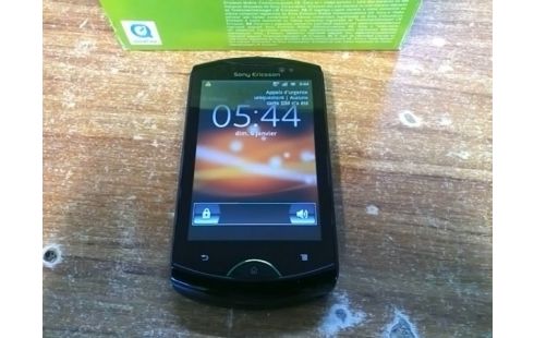 SONY ERICSSON WT19i NOIR (AVEC BOITE)