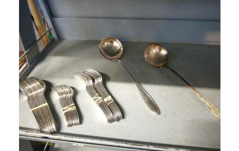 COUVERT METAL ARGENTE (2 LOUCHES)