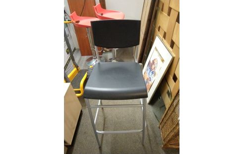 TABOURET DE BAR PLASTIQUE NOIR