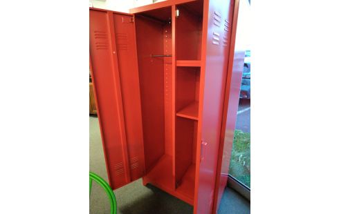 ARMOIRE METAL ROUGE